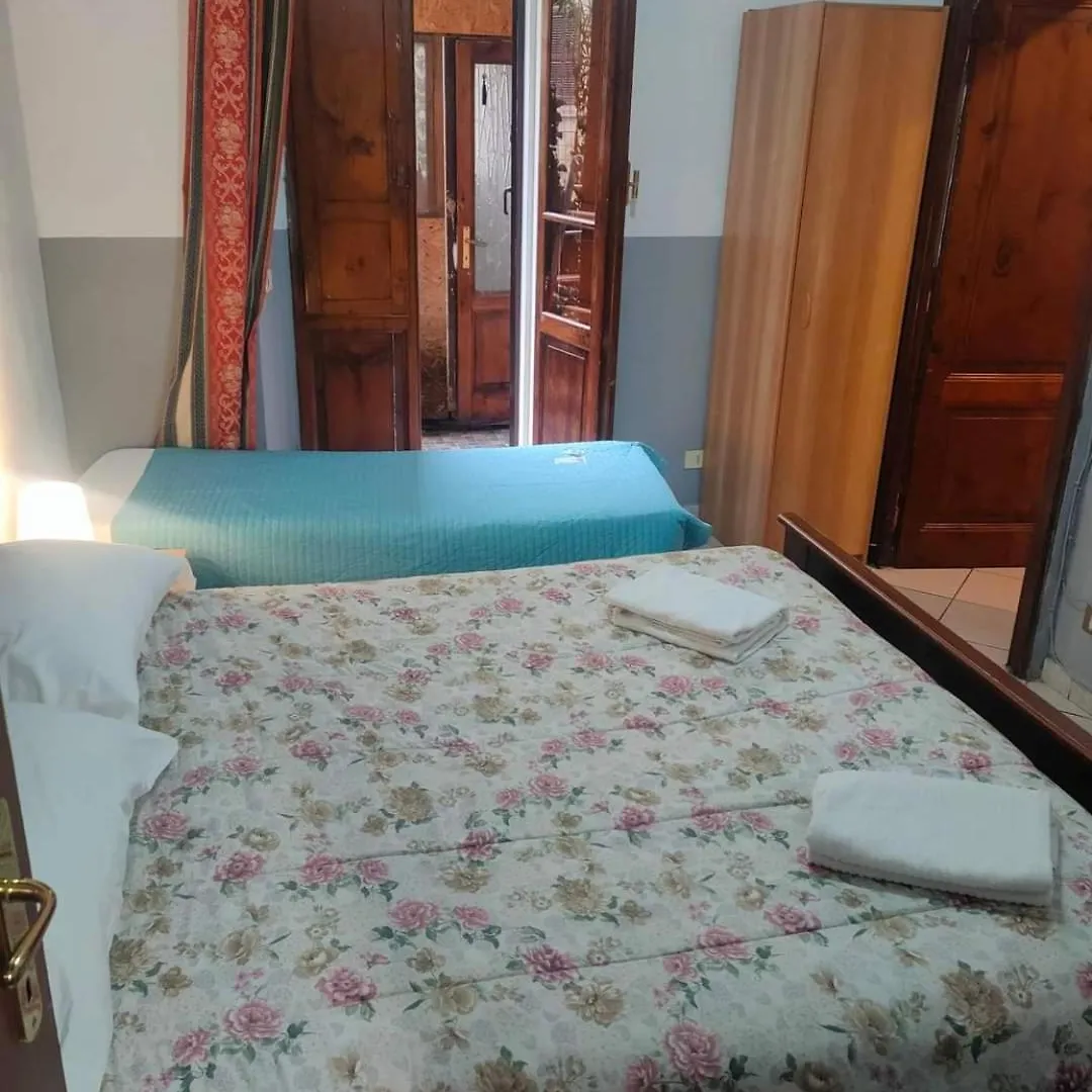 Chez Amelie Guest House ローマ