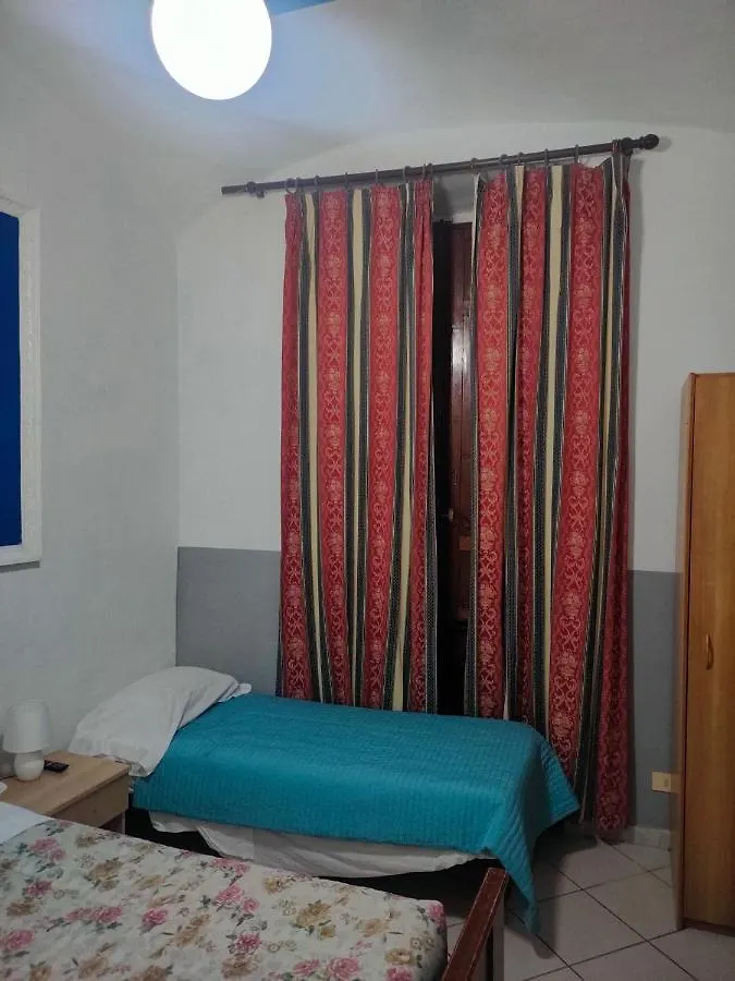 Chez Amelie Guest House ローマ